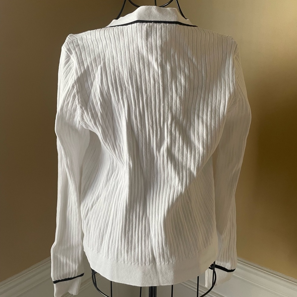 All in Motion White Button-Down Shirt with Black Trim - Picture 4 of 6